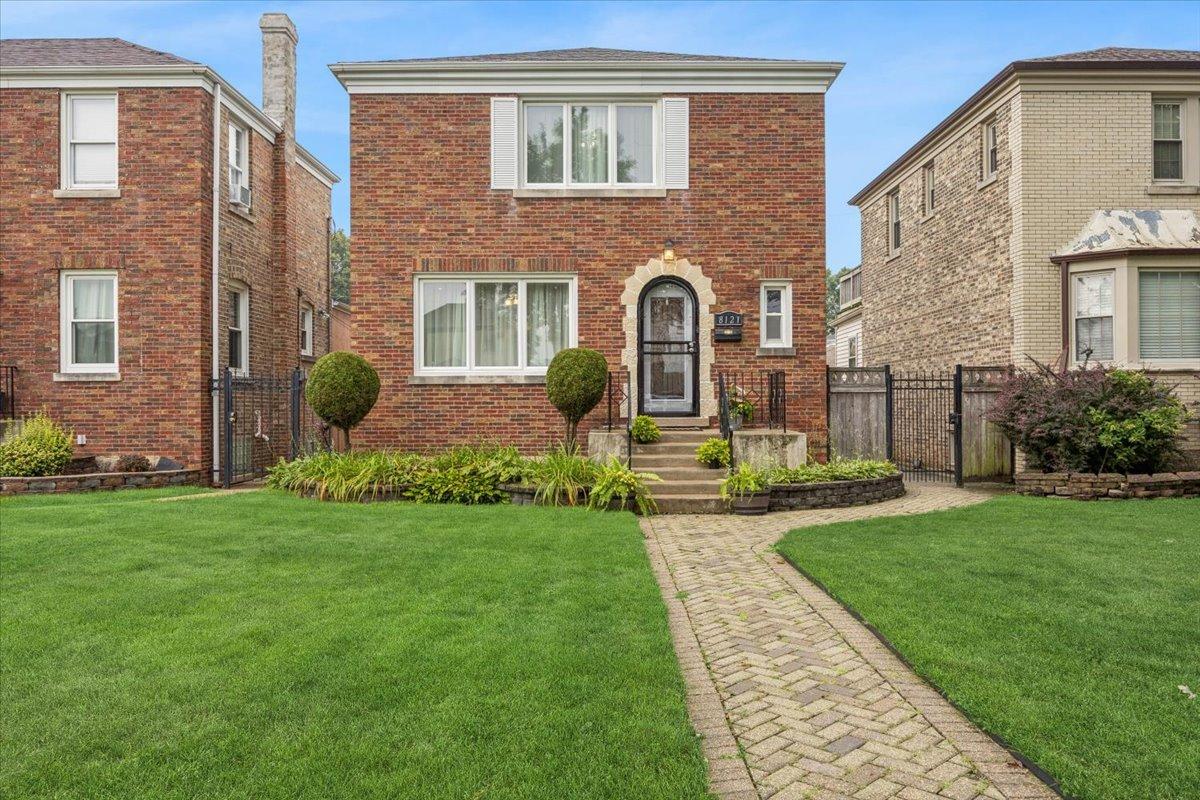 8121 S Fairfield Ave., Chicago, IL 60652
