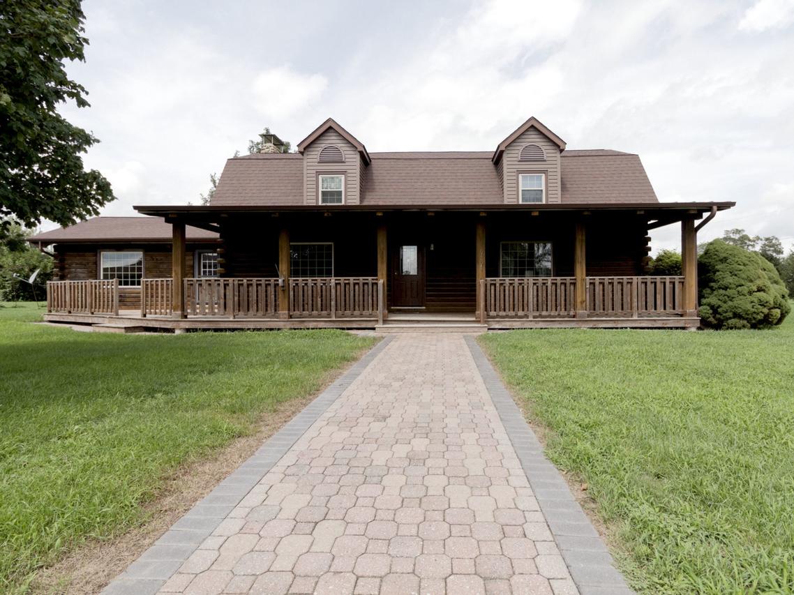 6487 W Walnut St., Coal City, IL 60416