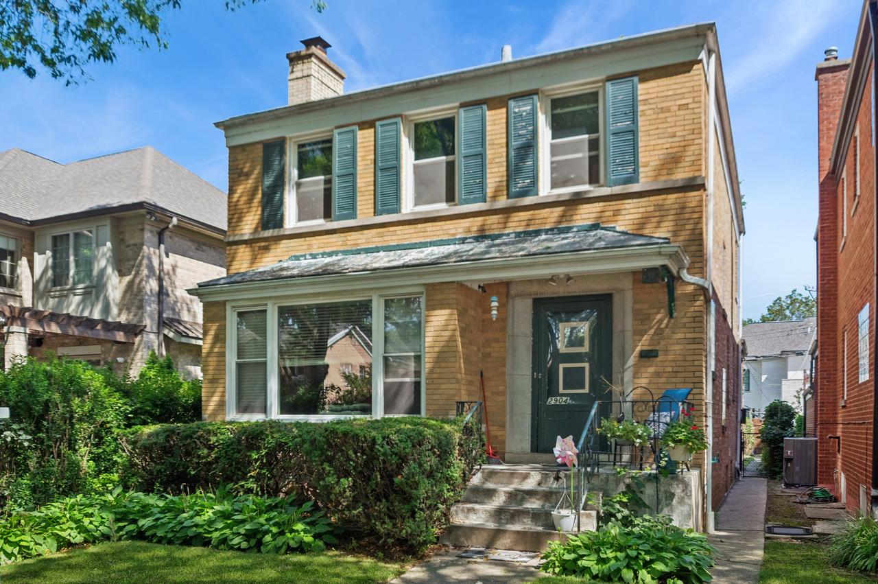 2904 W Fargo Ave., Chicago, IL 60645