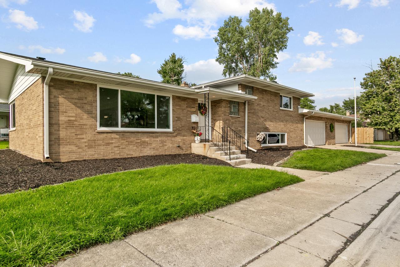 1554 Idlewild Ln., Homewood, IL 60430