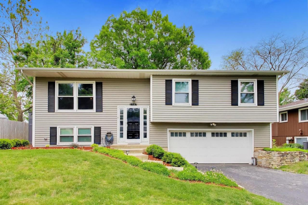 2167 Midhurst Rd., Downers Grove, IL 60516