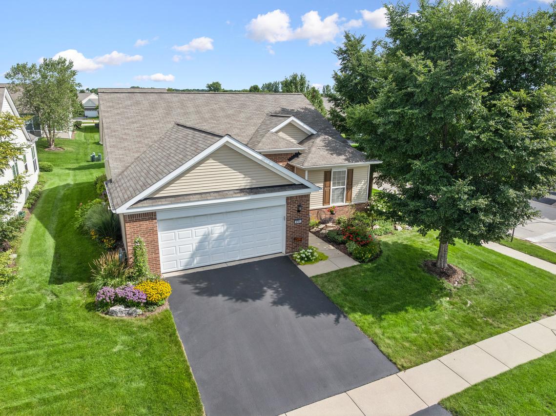 2751 Beacon Point Cir., Elgin, IL 60124