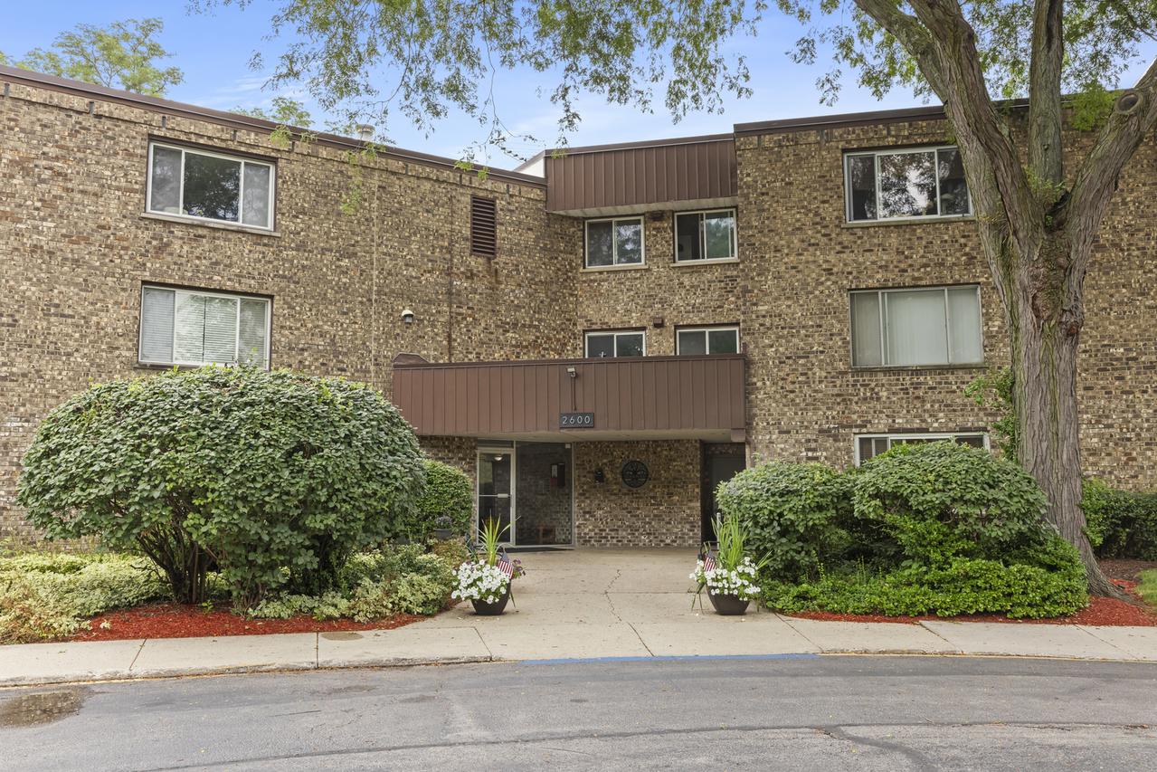 2600 Brookwood Way Dr. #209, Rolling Meadows, IL 60008