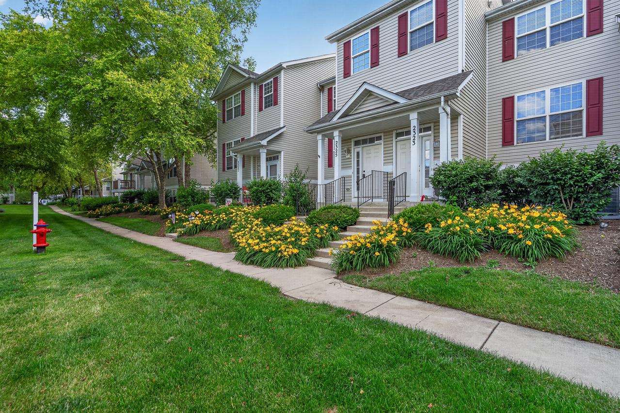 2325 Graystone Dr., Joliet, IL 60431