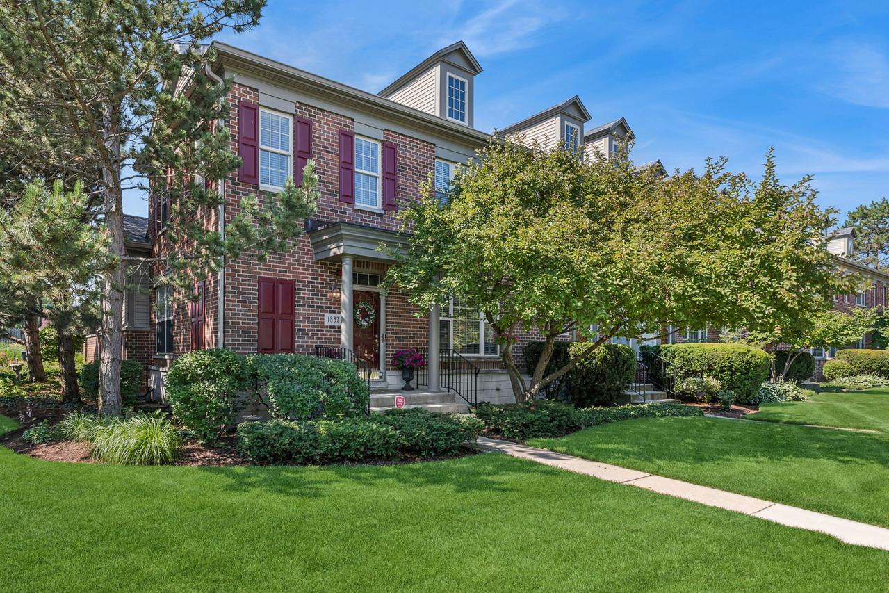 1837 Westleigh Dr., Glenview, IL 60025
