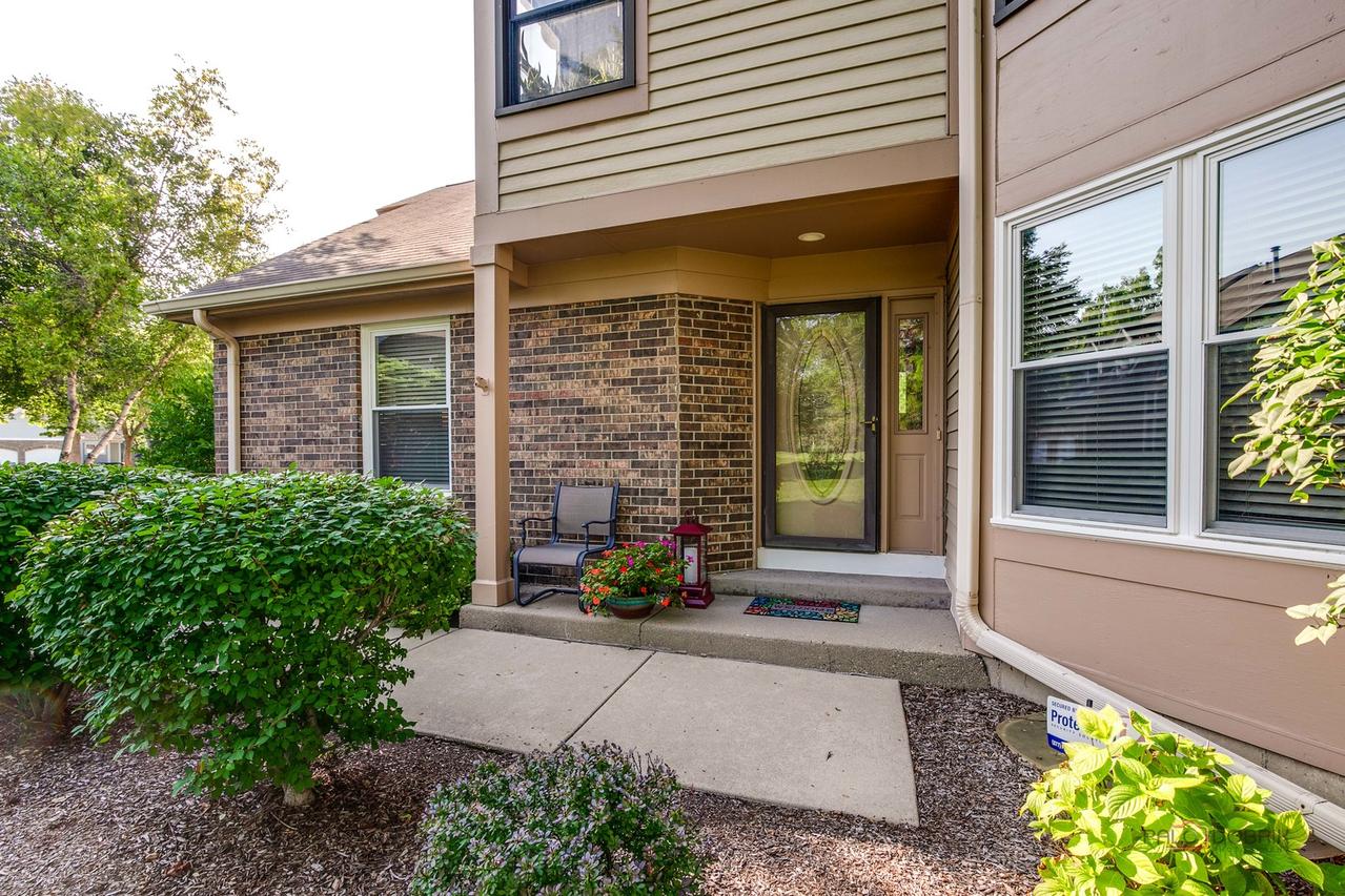 187 Willow Pkwy., Buffalo Grove, IL 60089