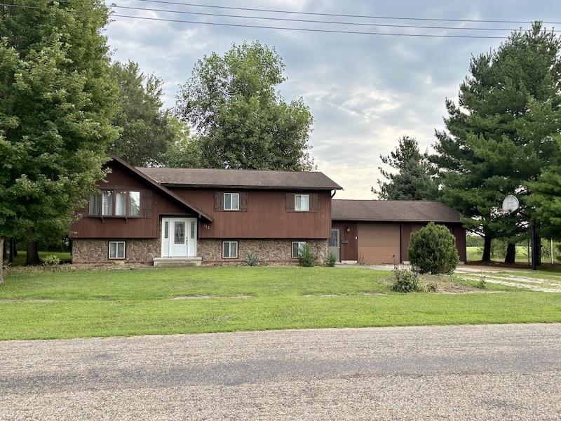 112 Cherry St., Carthage, IL 62321