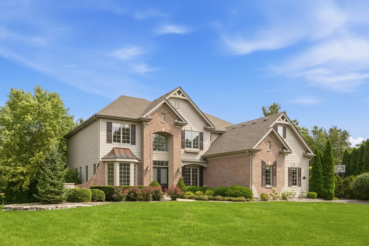 3818 Grand View Ct., St. Charles, IL 60175