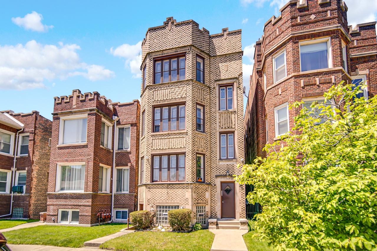 7428 S Bennett Ave., Chicago, IL 60649