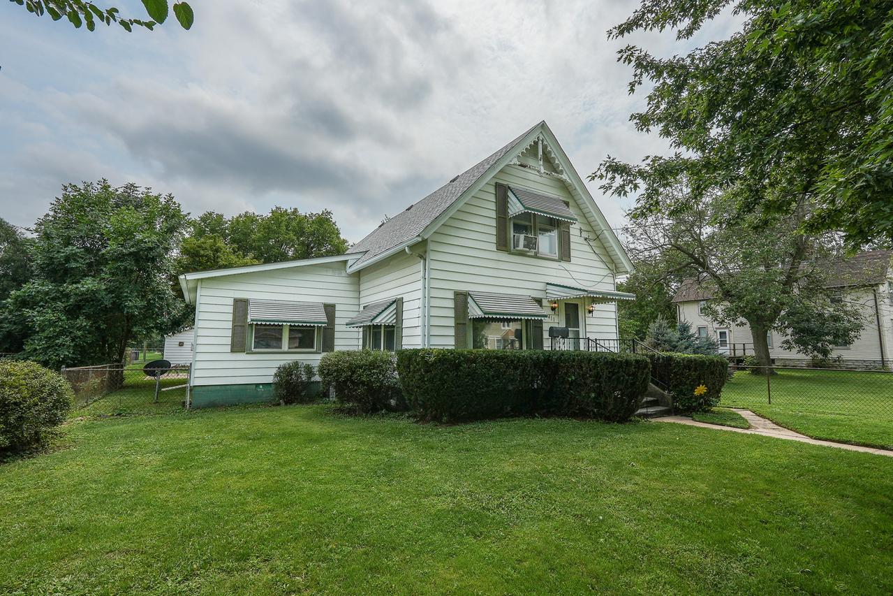 411 E 5th St., Momence, IL 60954