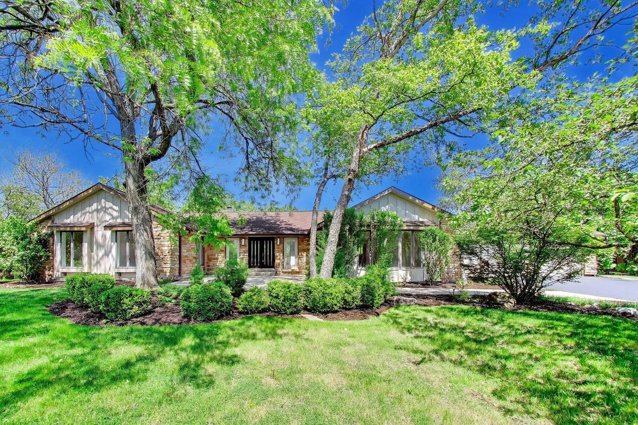 26955 N Countryside Lake Dr., Mundelein, IL 60060