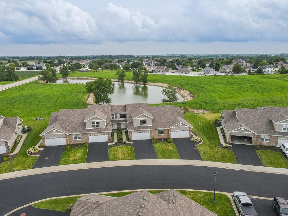 976 Inland Dr., Manteno, IL 60950