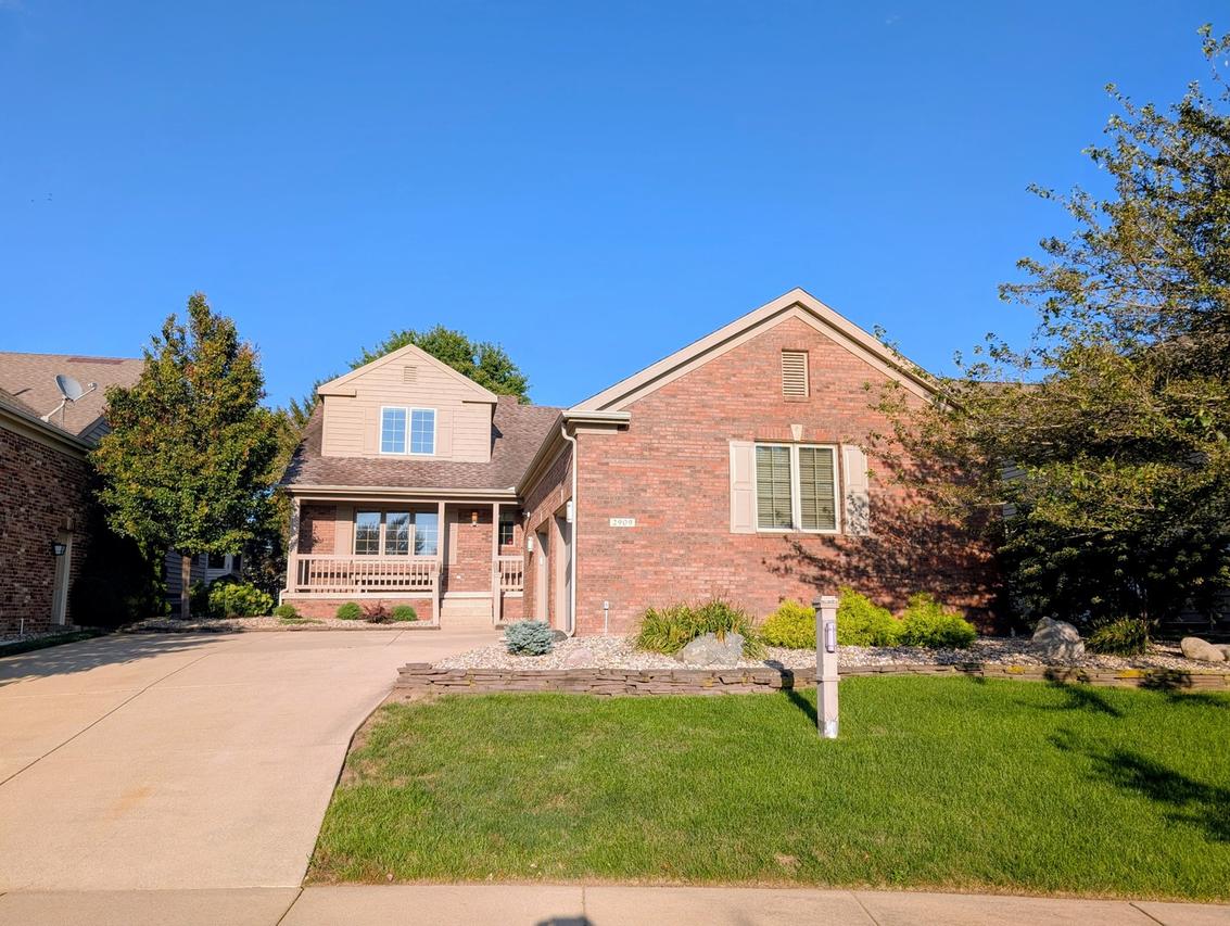 2909 Greystone Pl., Champaign, IL 61822