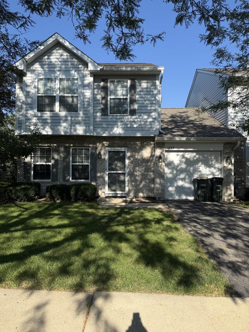 1233 N Split Oak Cir. #64-1233B, Round Lake Beach, IL 60073