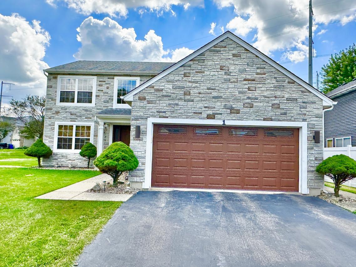 1 Stratford Ct., South Elgin, IL 60177