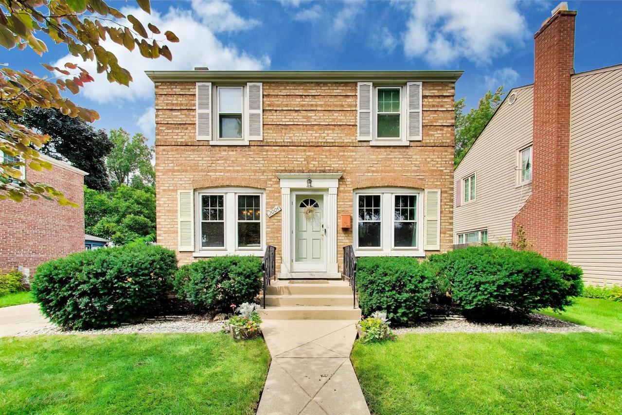 2004 Newton Ave., Park Ridge, IL 60068