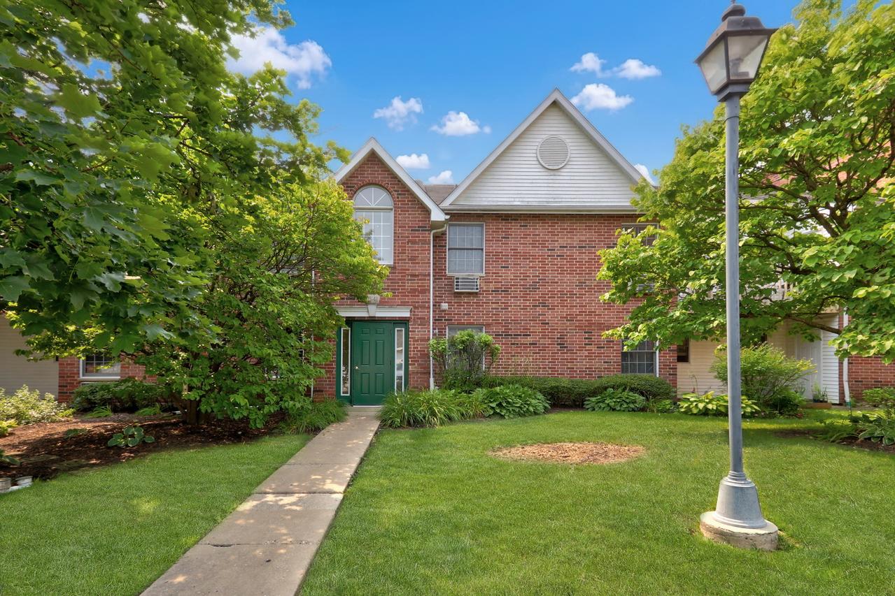 541 Leah Ln. #2C, Woodstock, IL 60098