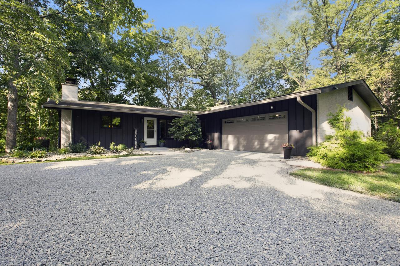 10625 N 1280th St., Newton, IL 62448
