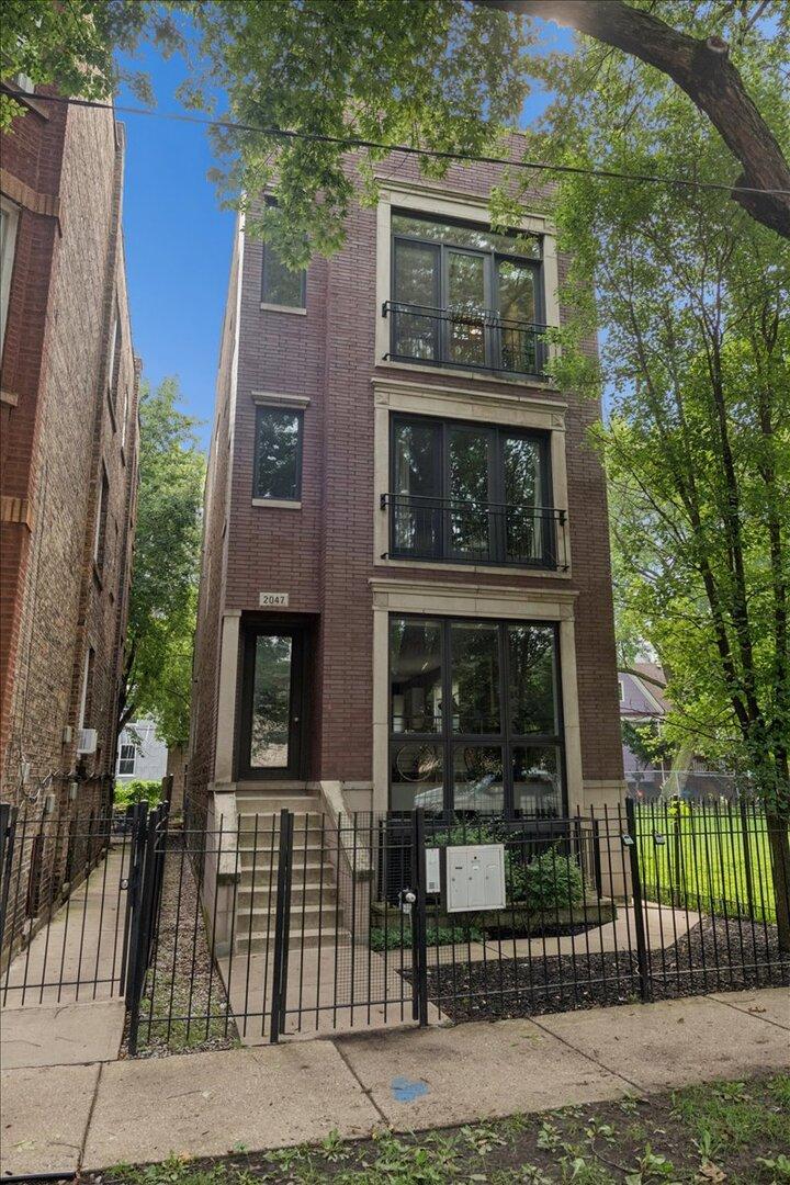 2047 N Mozart St. #3, Chicago, IL 60647