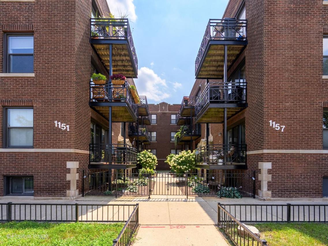 1151 W Grace St. #1S, Chicago, IL 60613