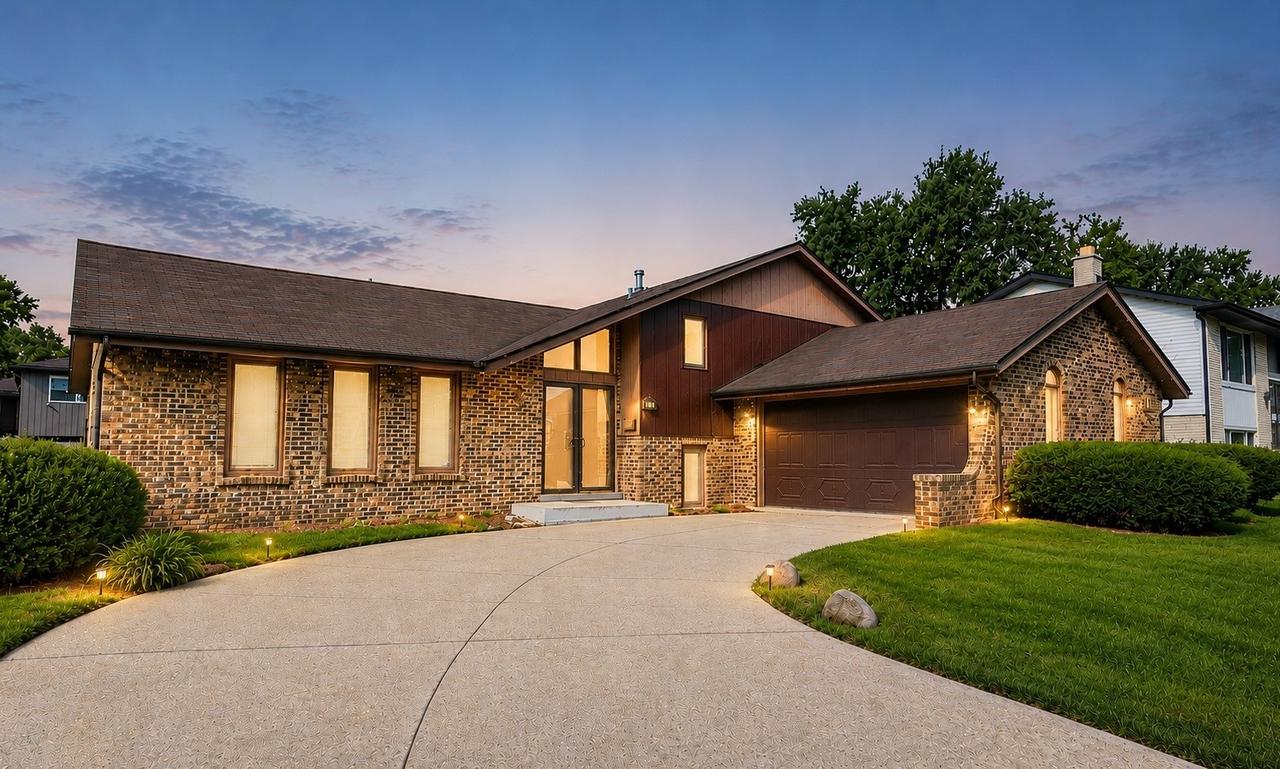715 E 193rd Pl., Glenwood, IL 60425