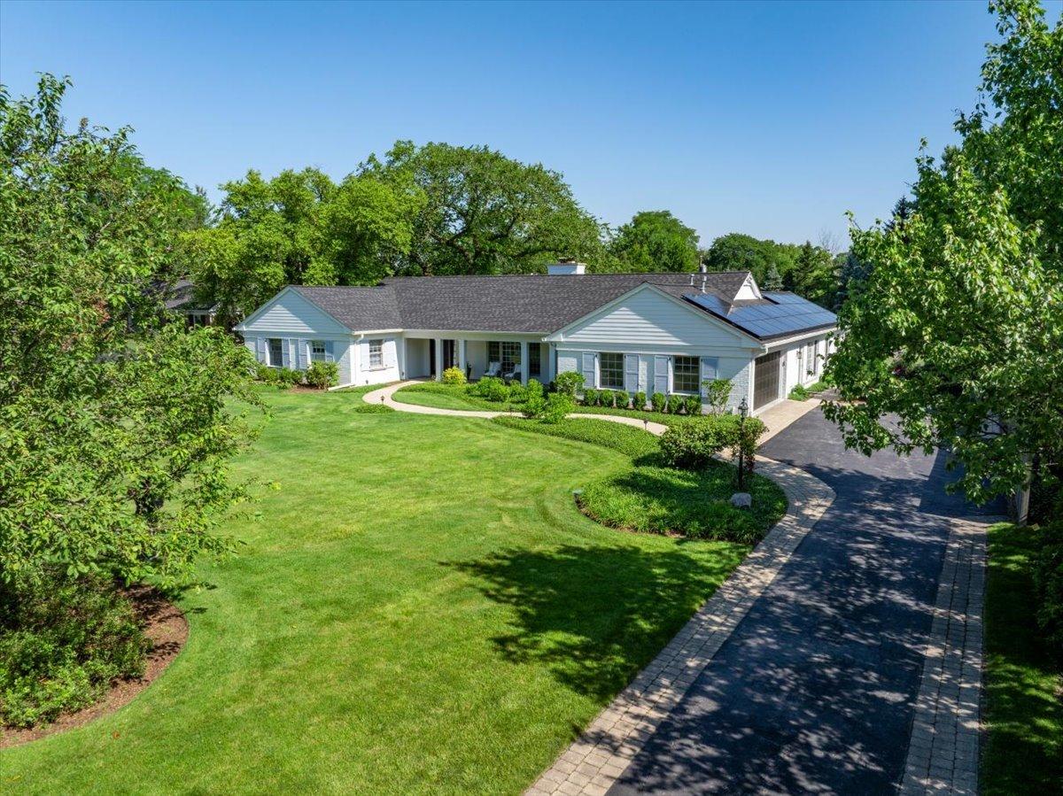 2245 Drury Ln., Northfield, IL 60093