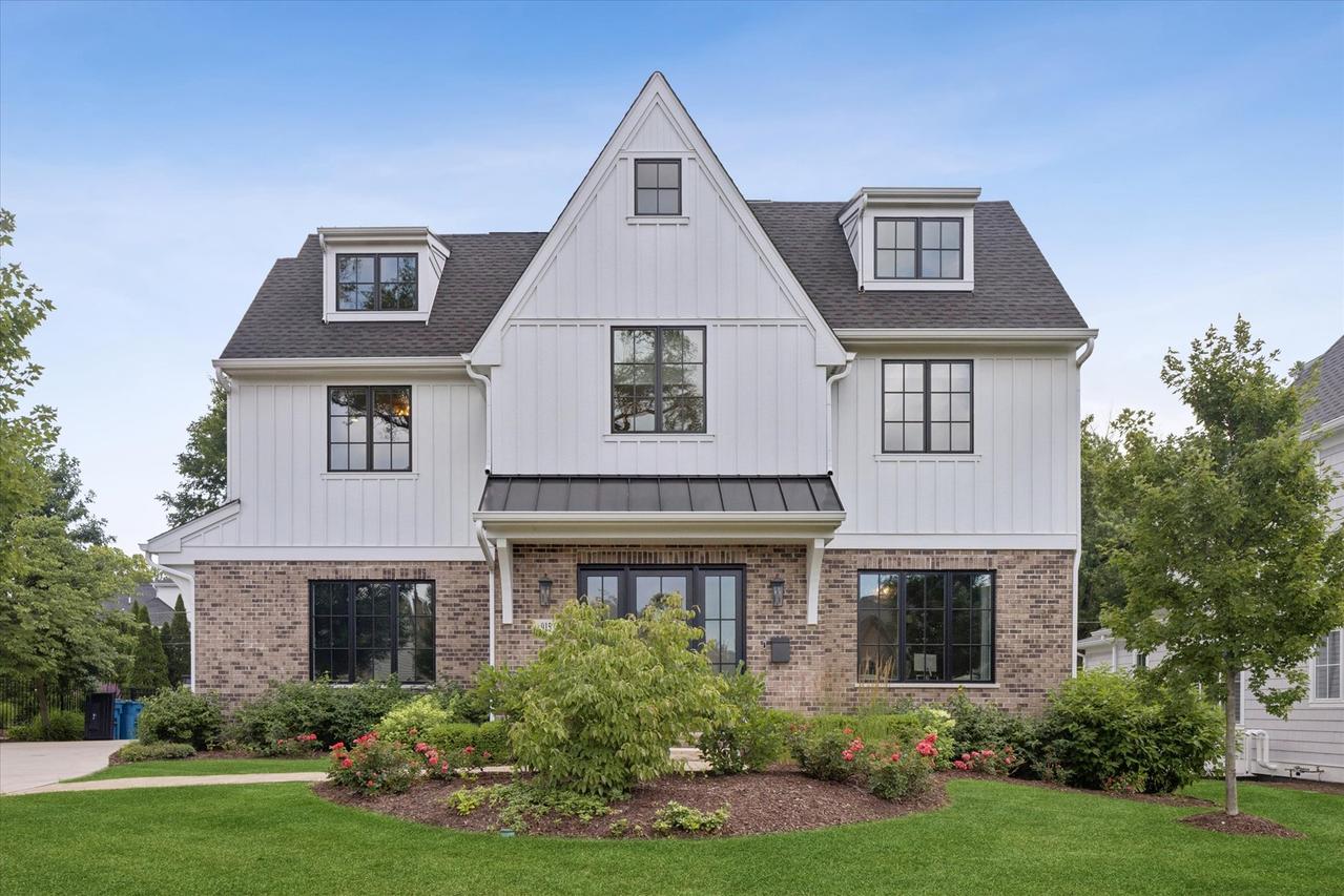 915 S Madison St., Hinsdale, IL 60521