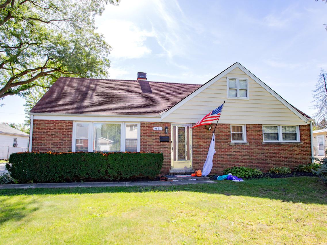 9627 Castello Ave., Melrose Park, IL 60164