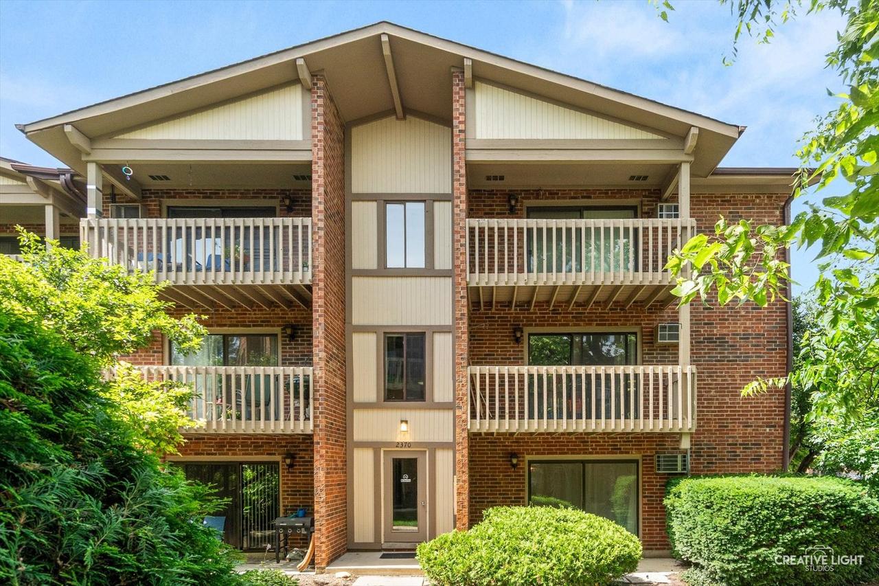 2370 Abbeywood Dr. #B, Lisle, IL 60532