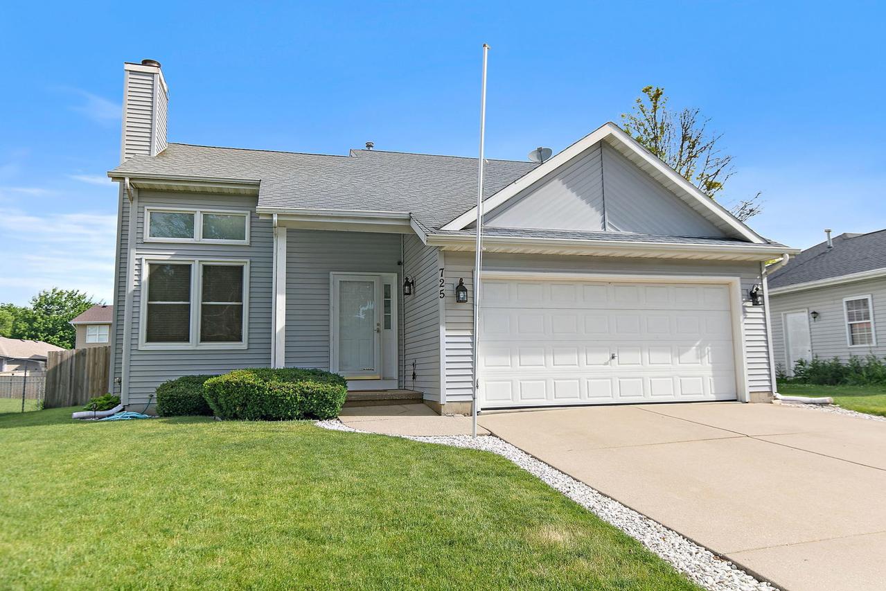 725 Tyler St., Genoa, IL 60135