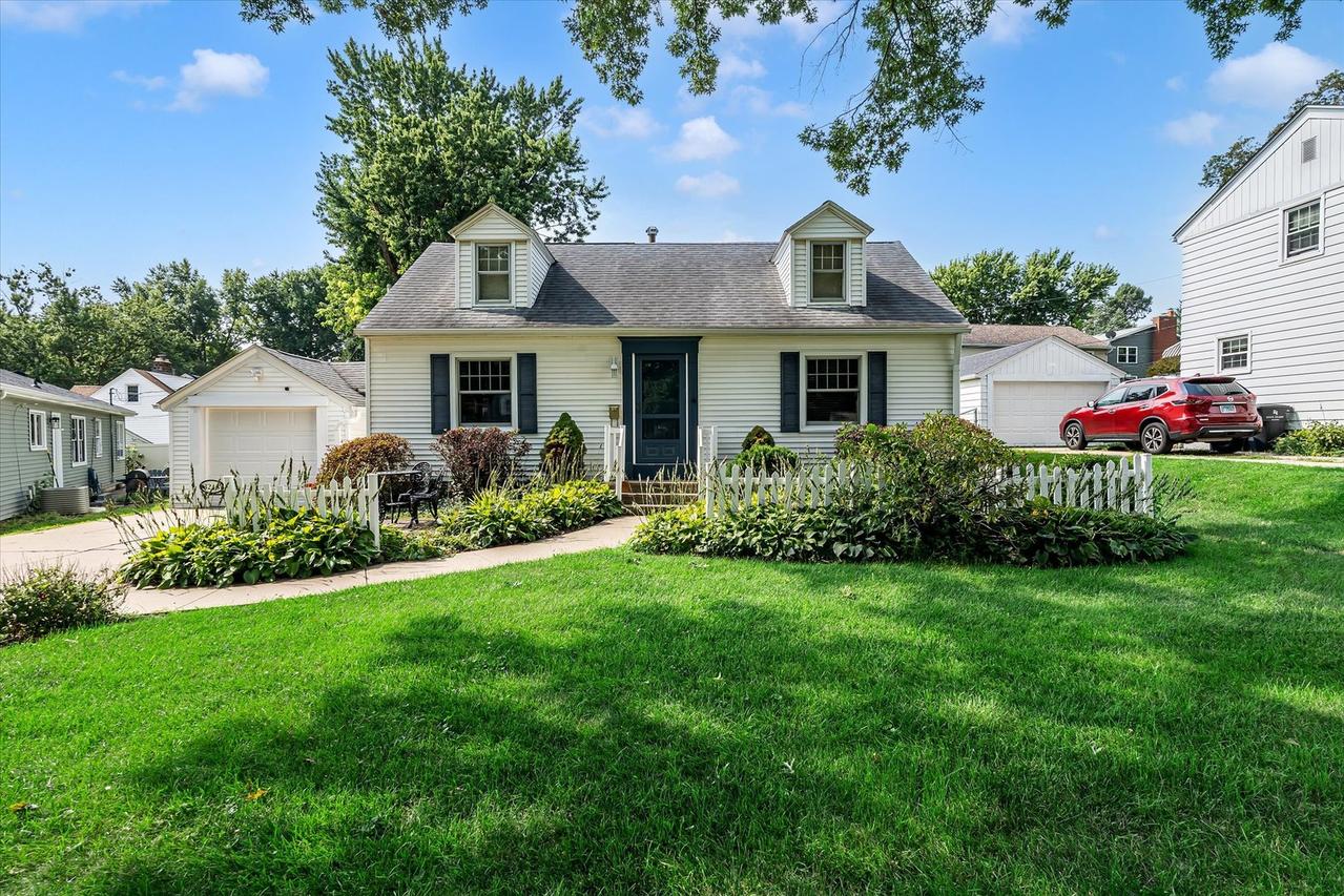 3248 14th St., Rock Island, IL 61201