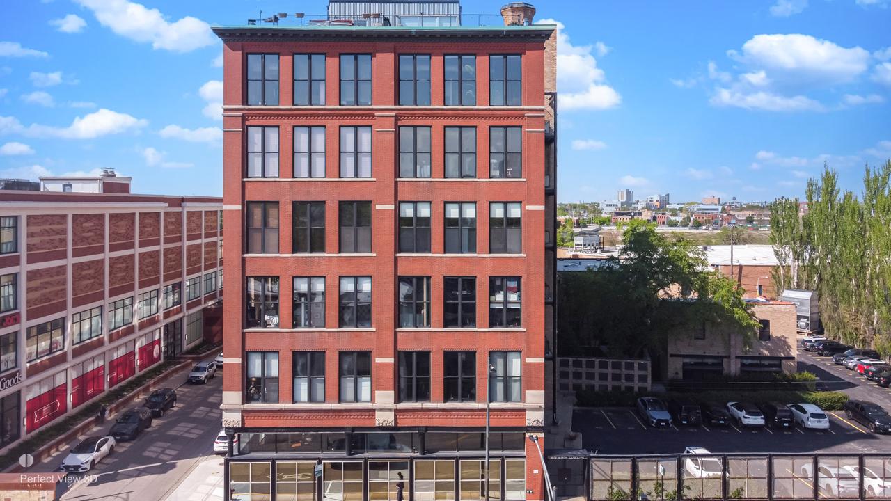 1872 N Clybourn Ave. #103, Chicago, IL 60614