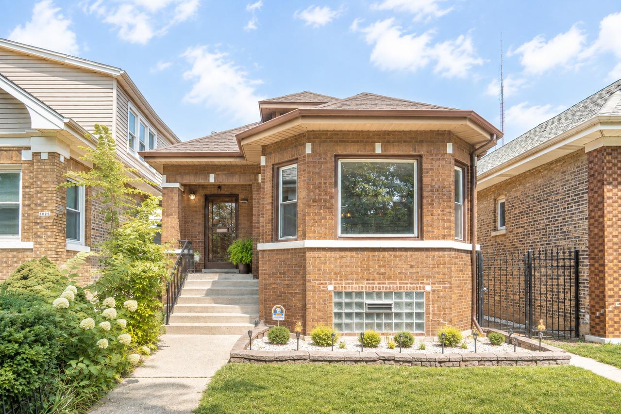 5024 W Nelson St., Chicago, IL 60641