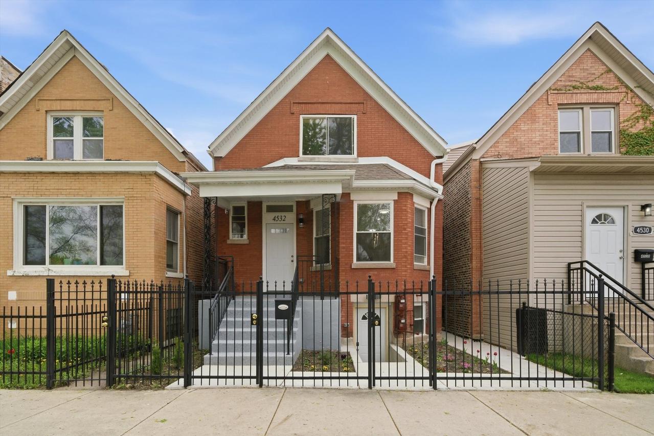 4532 W Maypole Ave., Chicago, IL 60624