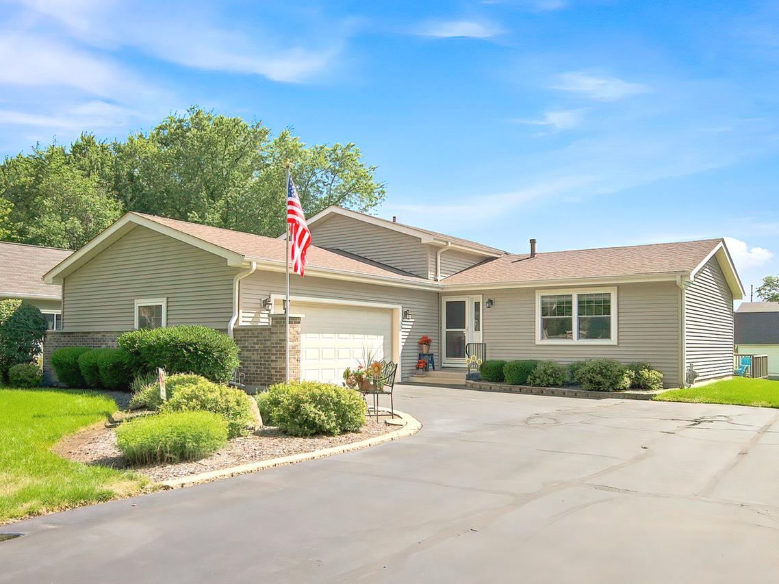 447 Gerry St., Woodstock, IL 60098