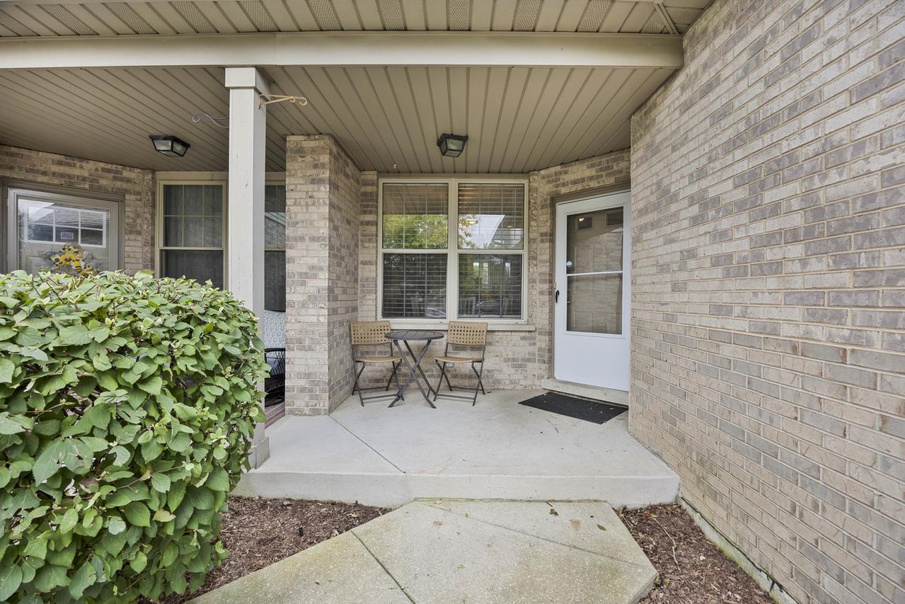 9135 Mansfield Dr., Tinley Park, IL 60487