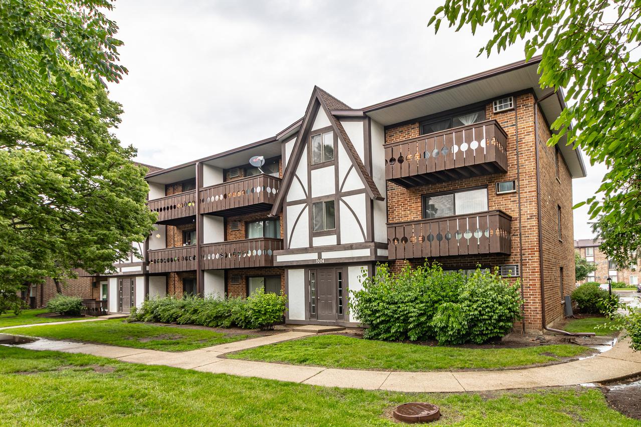 1004 Centurion Ln. #4, Vernon Hills, IL 60061