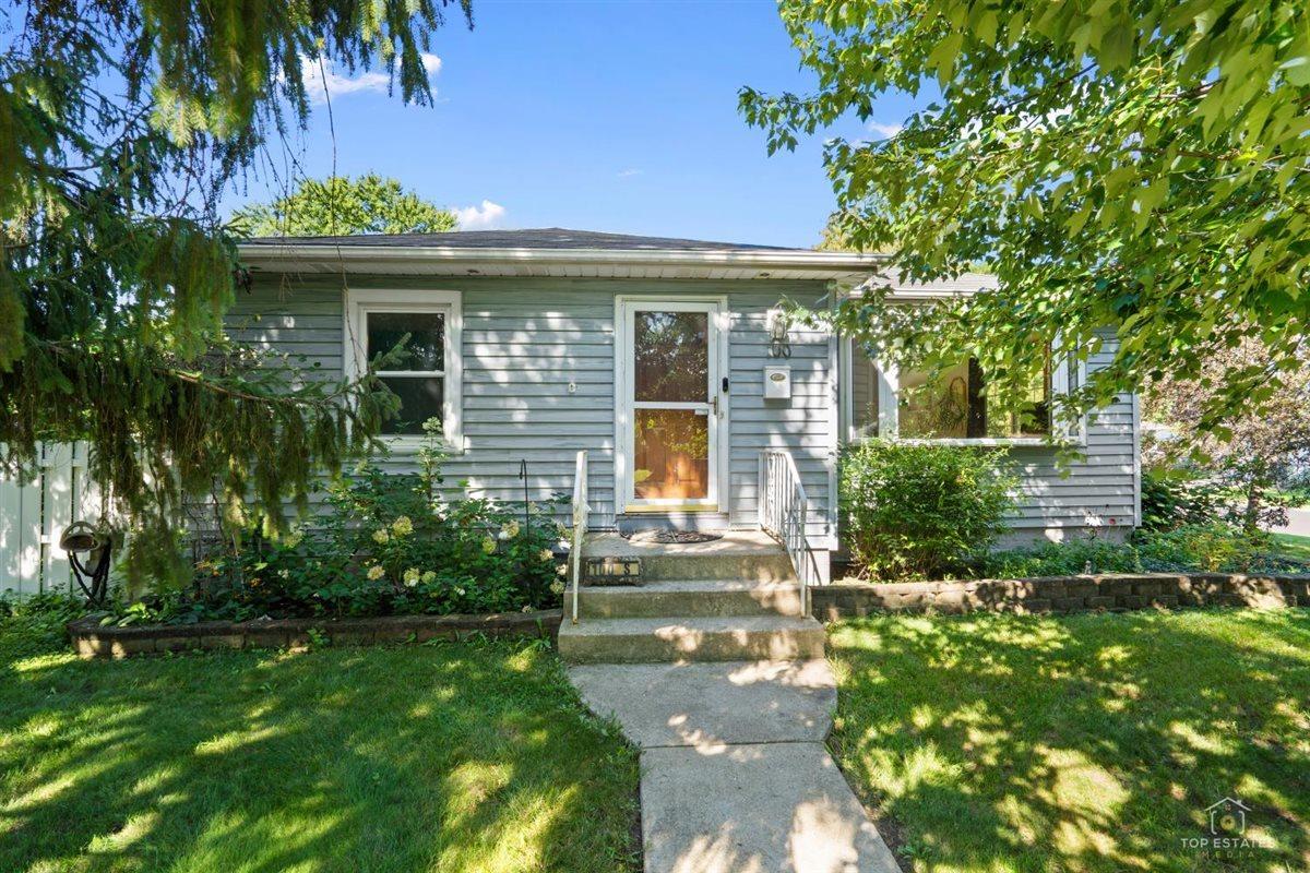 100 S Wisconsin Ave., Addison, IL 60101