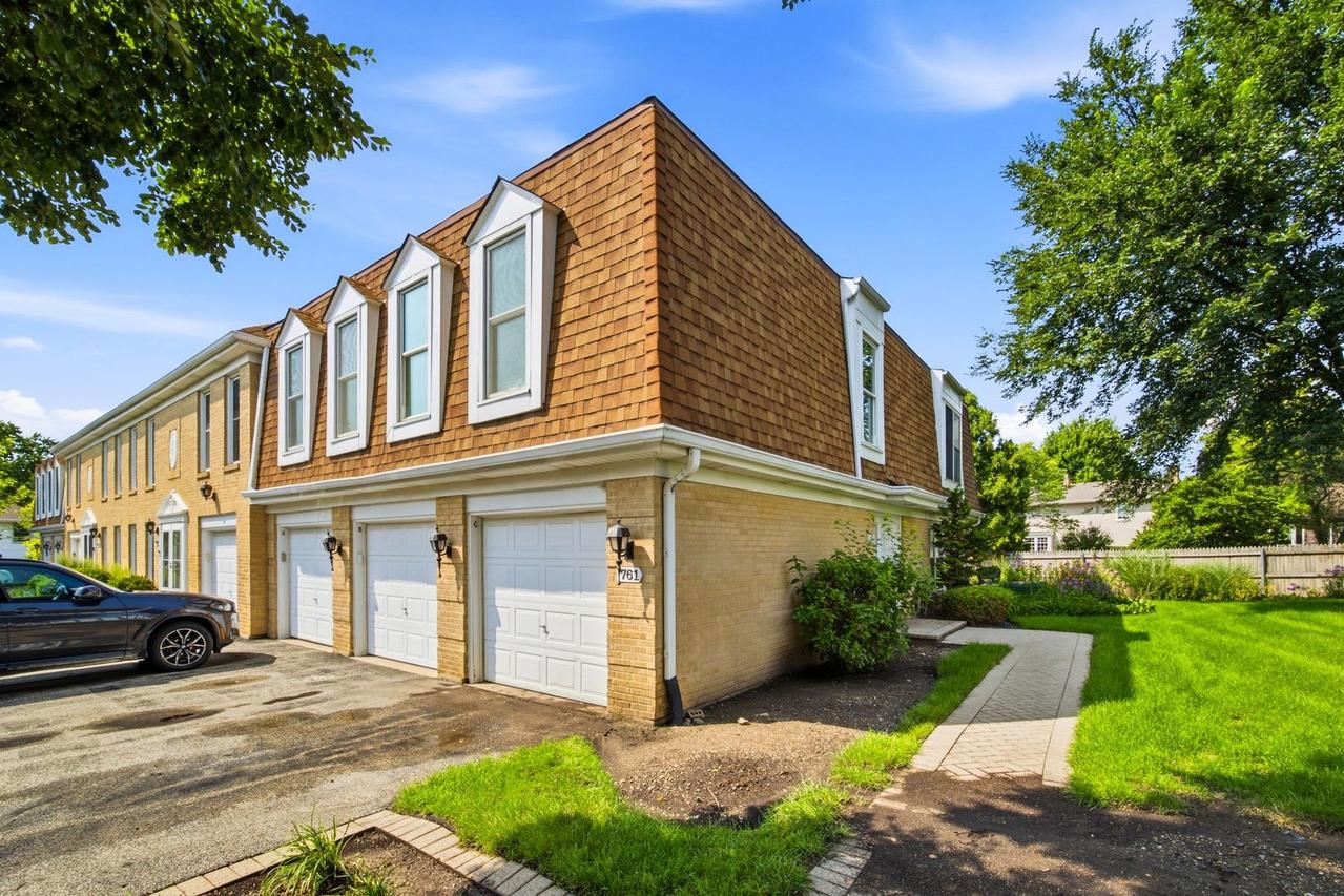 761 Garfield Ave. #C, Libertyville, IL 60048