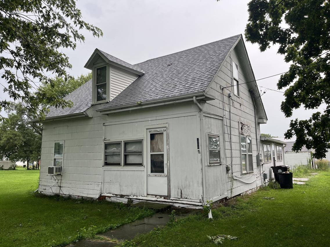 104 N Elm St., Mclean, IL 61754