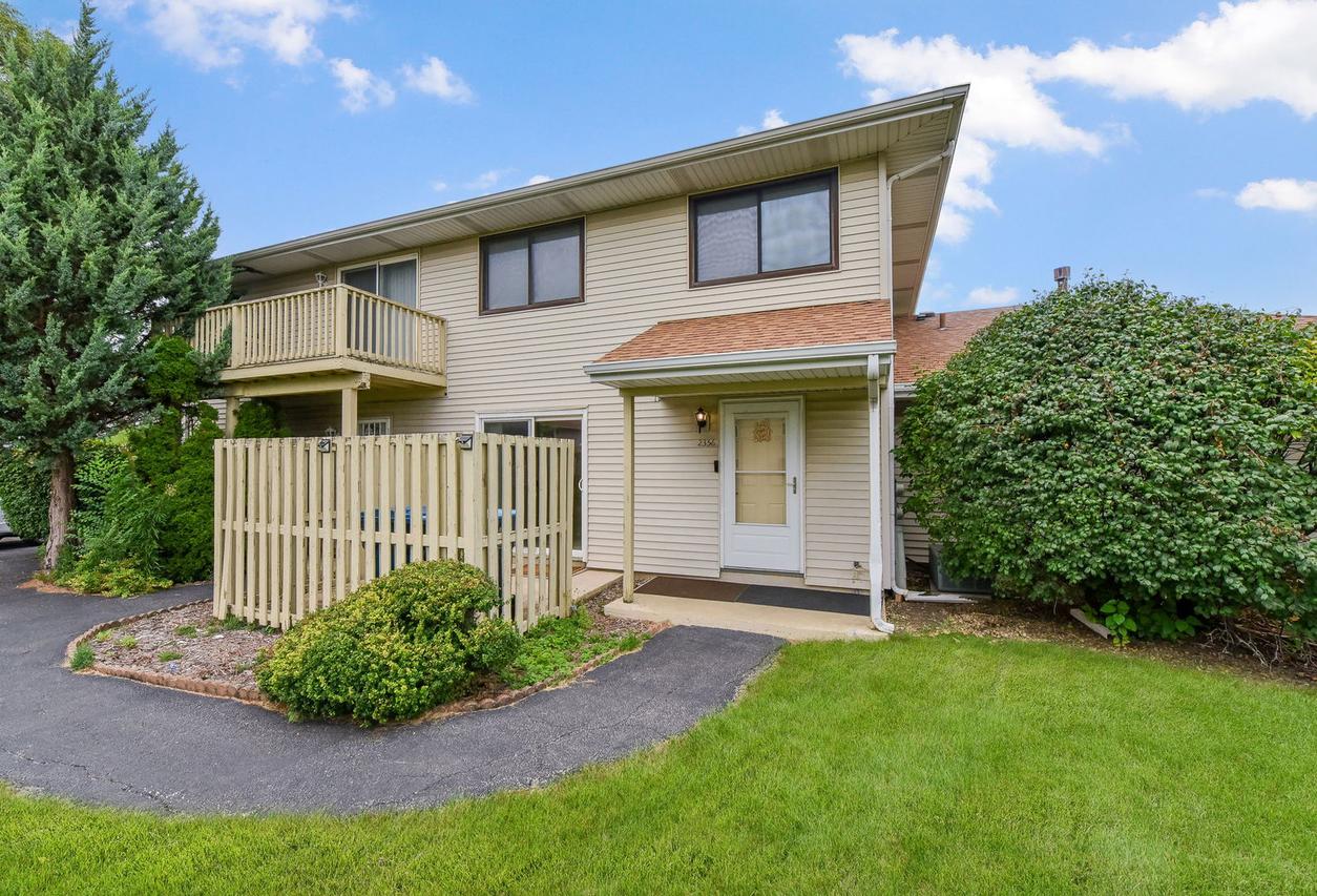 2356 Carnation Dr., Crest Hill, IL 60403