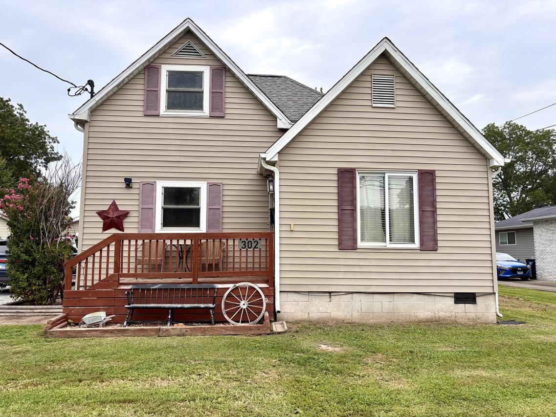 302 N Emma St., Christopher, IL 62822