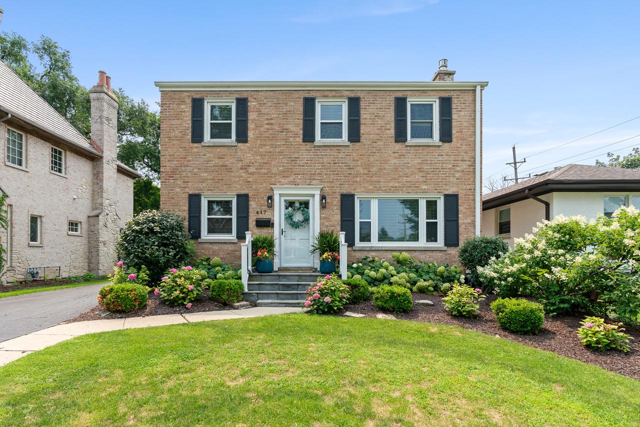 447 Ridge Ave., Clarendon Hills, IL 60514