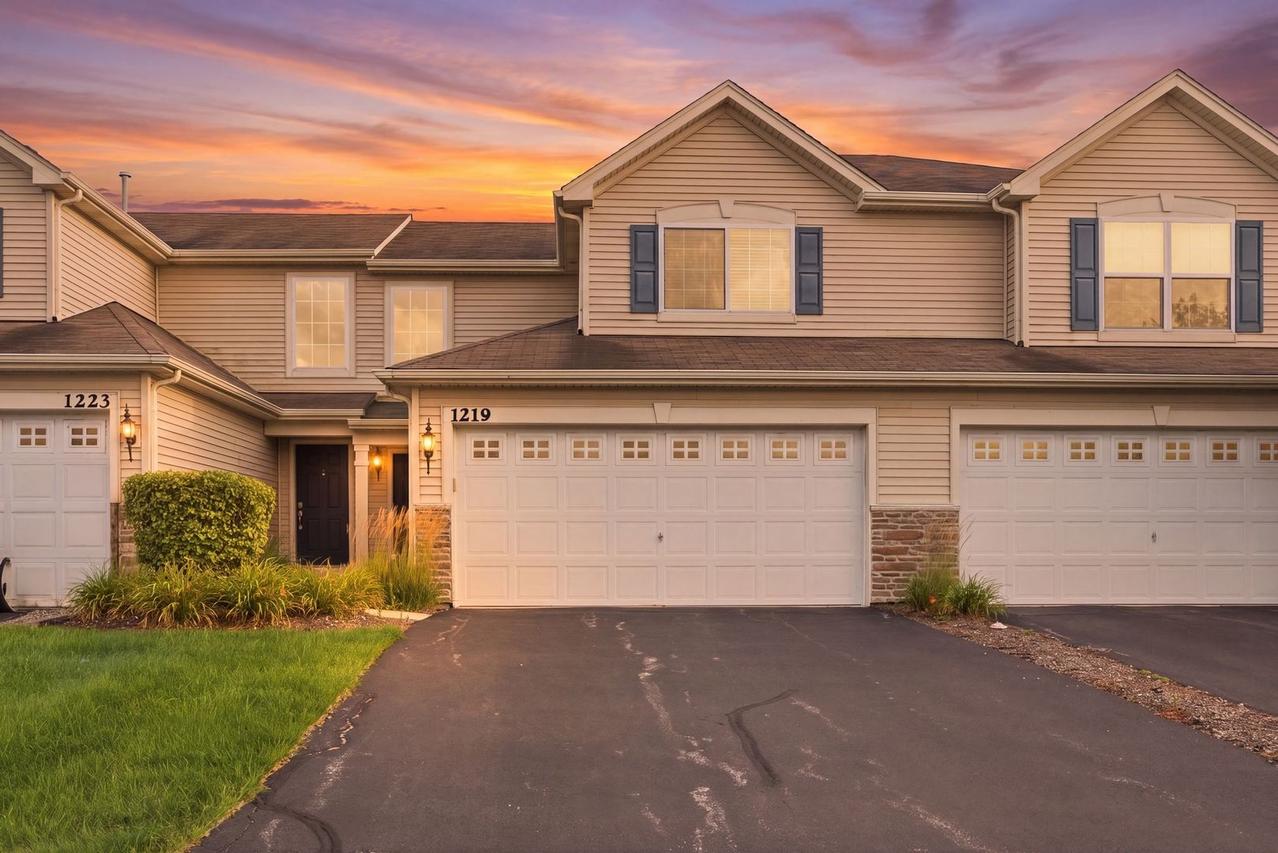 1219 Da Vinci Dr., Hampshire, IL 60140