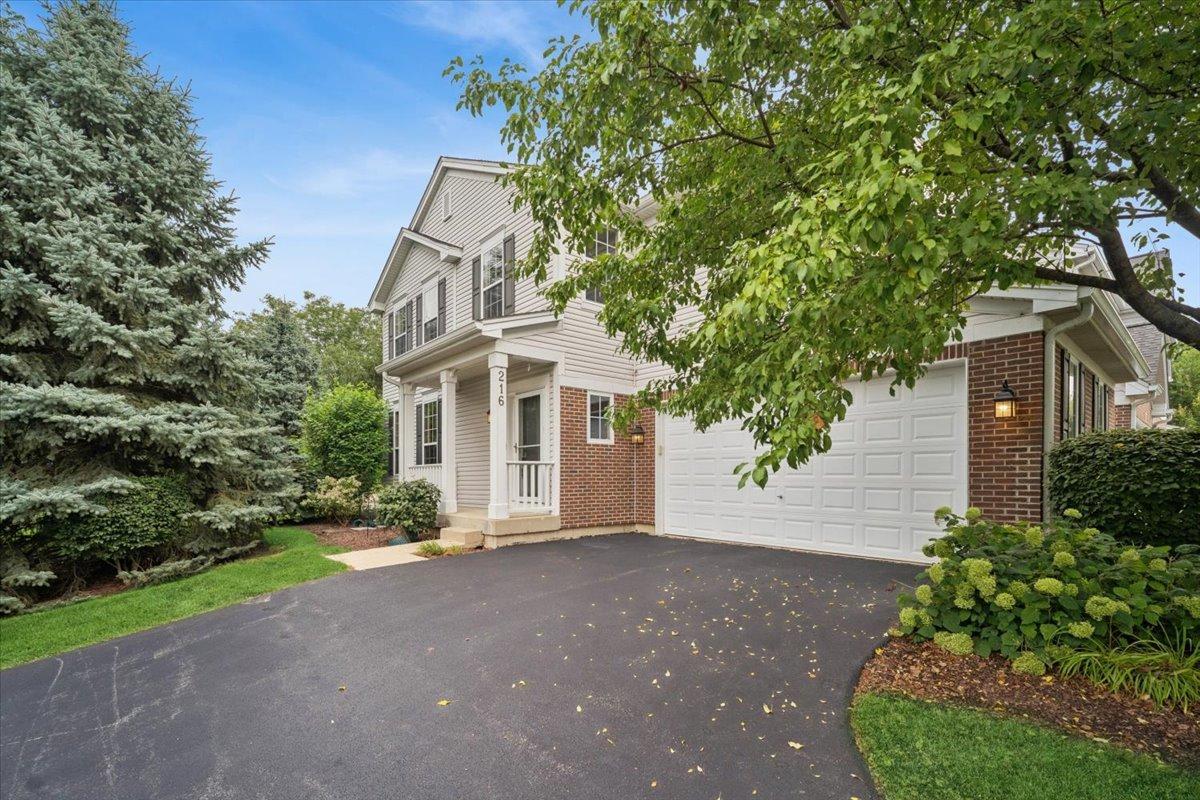216 Larsdotter Ln., Geneva, IL 60134