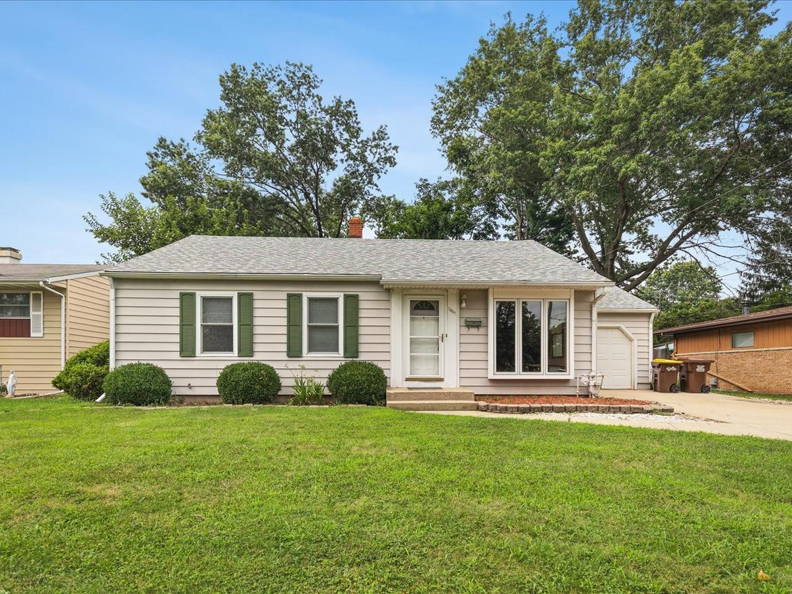 1407 Vassar Rd., Rockford, IL 61103