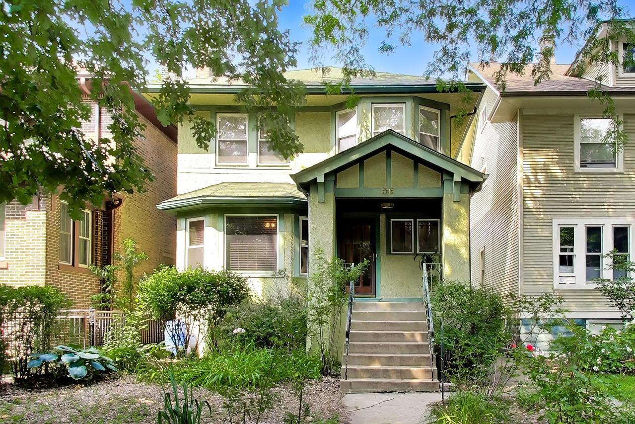 6616 N Bosworth Ave., Chicago, IL 60626