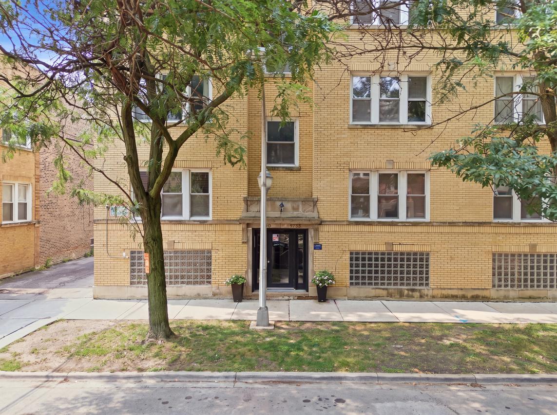 4542 N Albany Ave. #2, Chicago, IL 60625