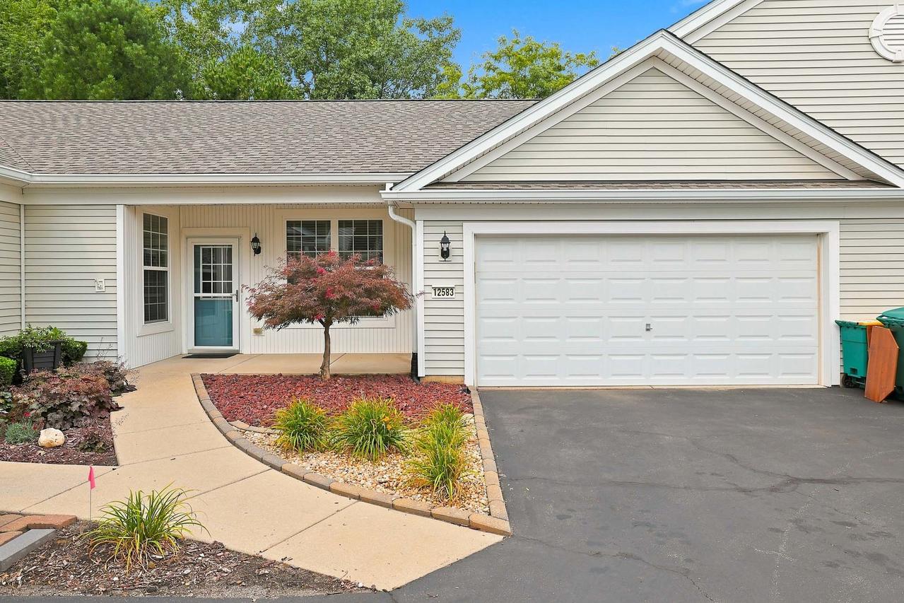 12583 Rock Island Tr., Huntley, IL 60142