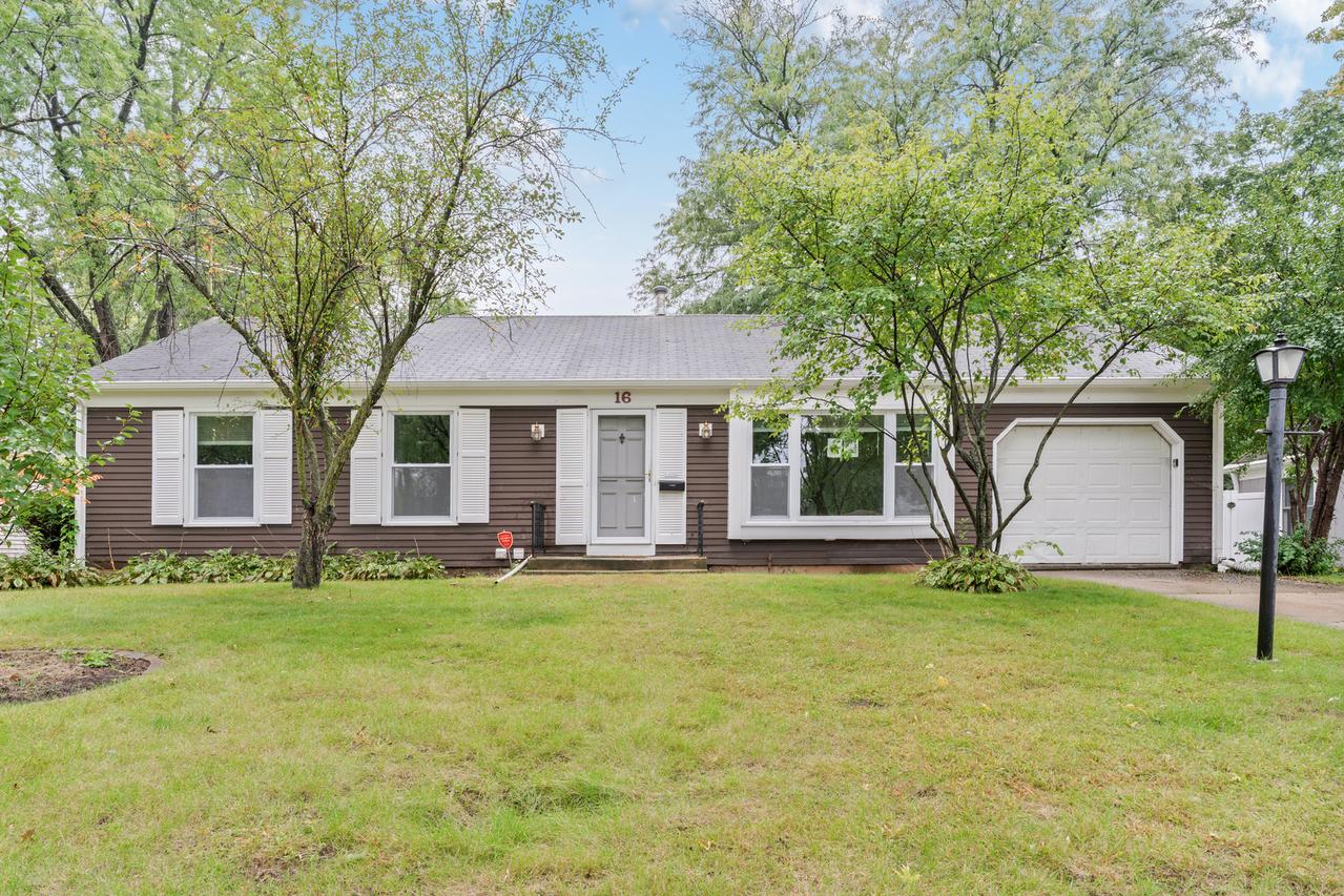 16 Somerset Rd., Montgomery, IL 60538